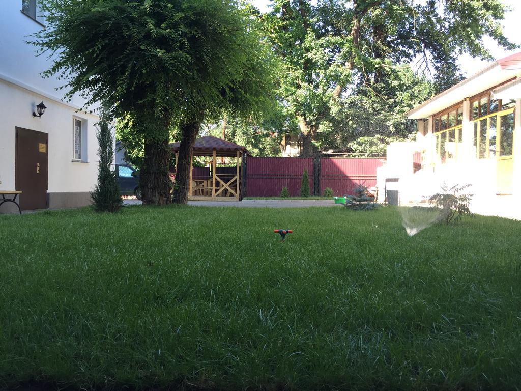 Fiveseasons Hostel Алма Ата Стая снимка