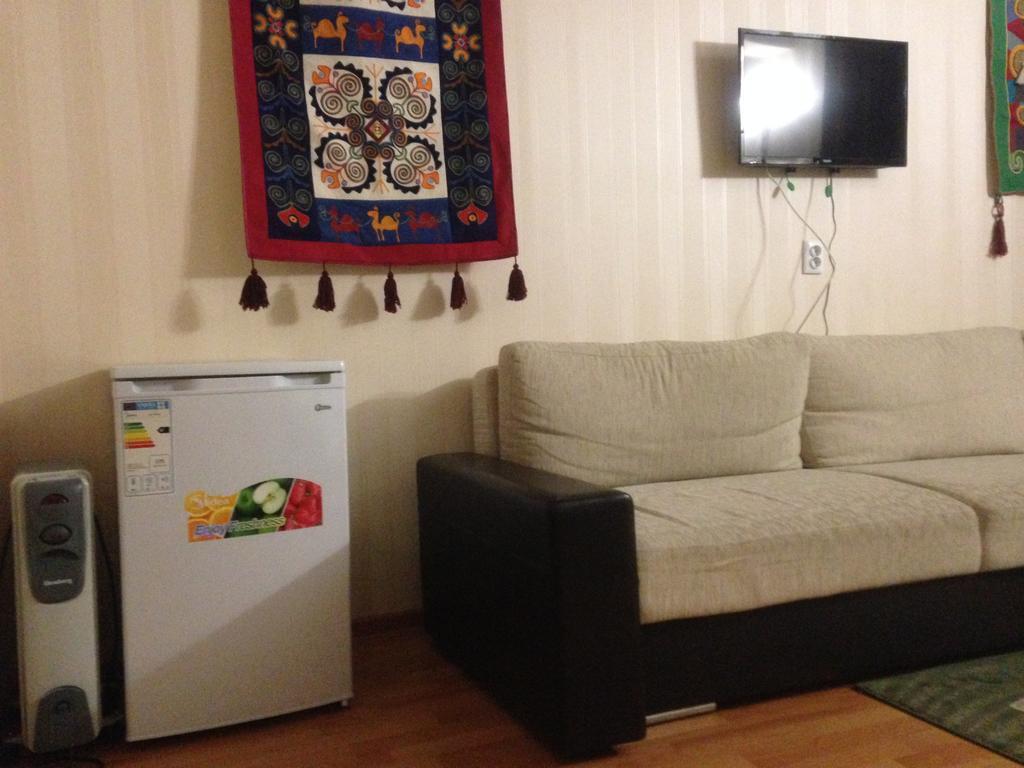 Fiveseasons Hostel Алма Ата Екстериор снимка